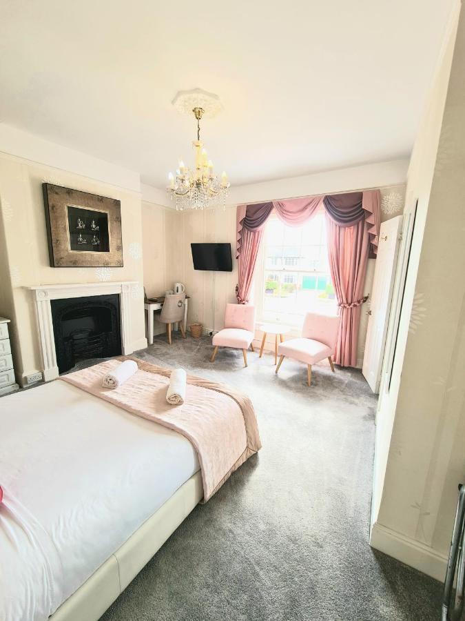 Beaufort Lodge - Central Location & Free Parking トーントン エクステリア 写真