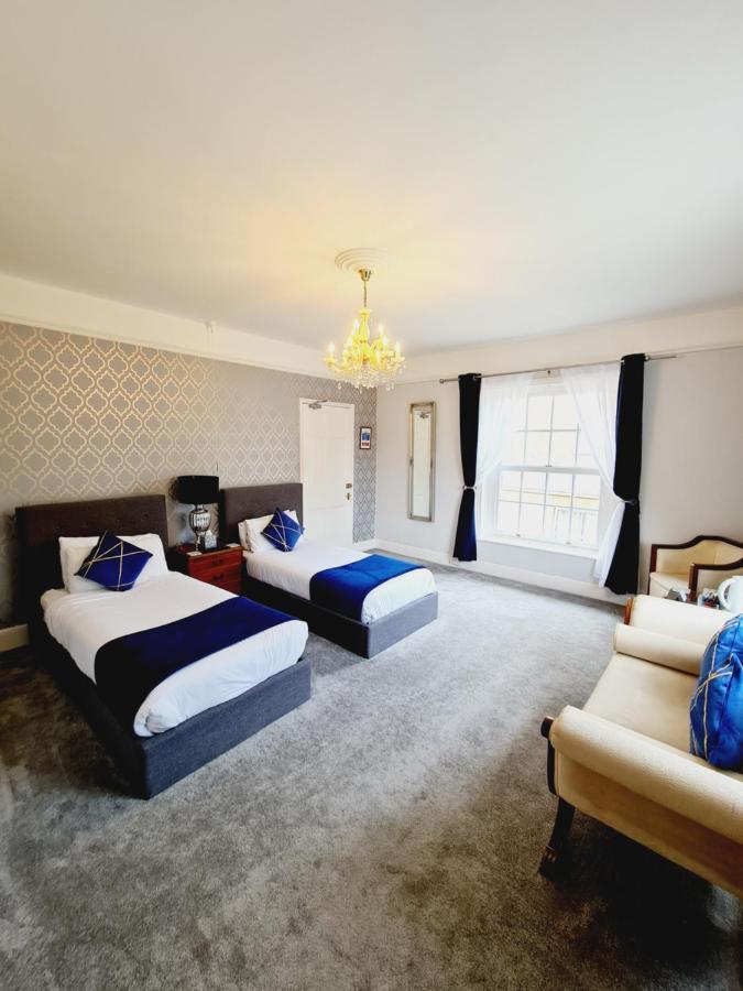 Beaufort Lodge - Central Location & Free Parking トーントン エクステリア 写真