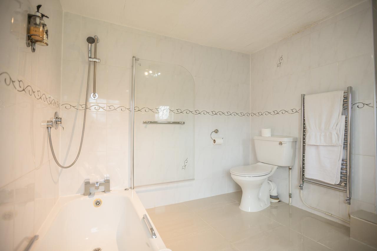 Beaufort Lodge - Central Location & Free Parking トーントン エクステリア 写真